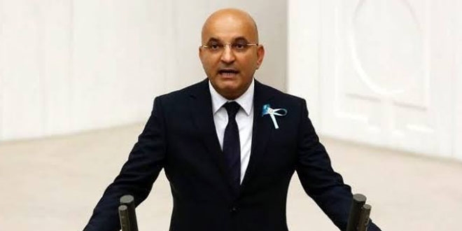 CHP İzmir Milletvekili Polat, trafik kazası geçirdi