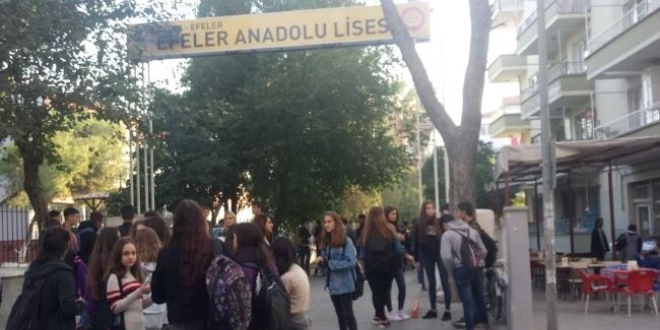 Doğu'da öğretmenler, batıda veliler yalvarıyor