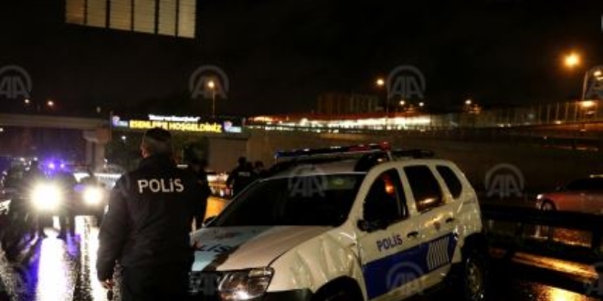 Takla atan polis aracındaki memur yaralandı