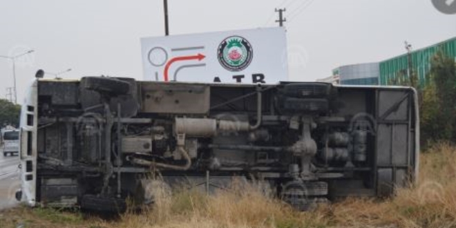Afyonkarahisar'da belediye otobüsü şarampole devrildi: 5 yaralı