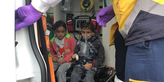 Yüzme havuzunda büyük panik...Onlarca çocuk hastanelik oldu