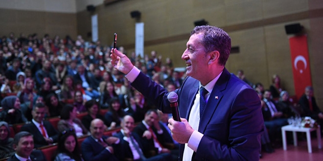 Bakan Selçuk Batman'da öğretmenlerle buluştu