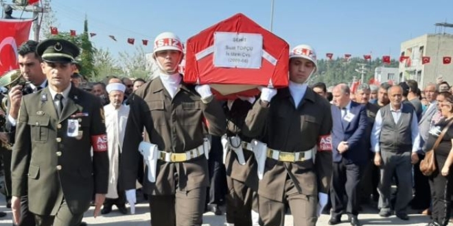 Şehit Uzman Çavuş Suat Topçu, toprağa verildi