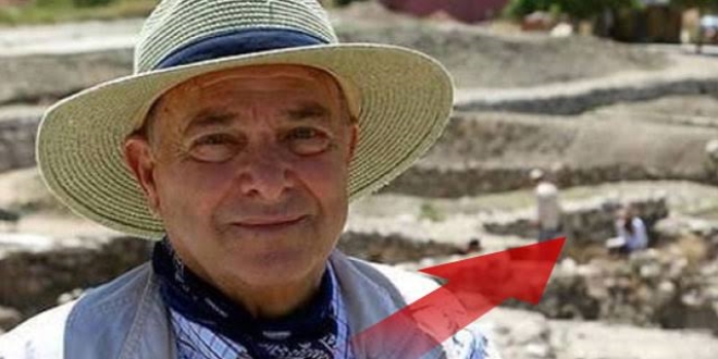Ünlü profesöre son görev! Vasiyeti yerine getirildi