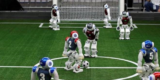 Robot futbolcular, insanlarla mücadeleye hazırlanıyor