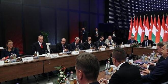 Cumhurbaşkanı Erdoğan iş insanlarıyla bir araya geldi