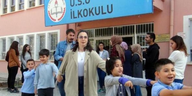 İlkokul öğrencileri, derse drama eğitimiyle başlıyor