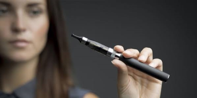 Elektronik sigara, sigaraya teşvik ediyor