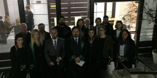 Avukatın yanağını ısıran sanık hakim önünde