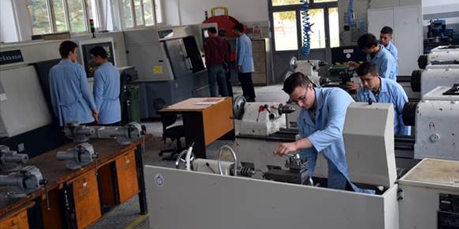 Makine tasarımı ve parça üretimi yapan meslek lisesi fabrikaların gözdesi
