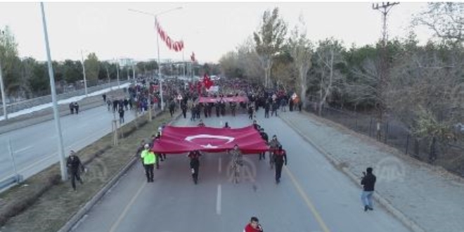 Erzurum 'ecdadına saygı' için yürüdü