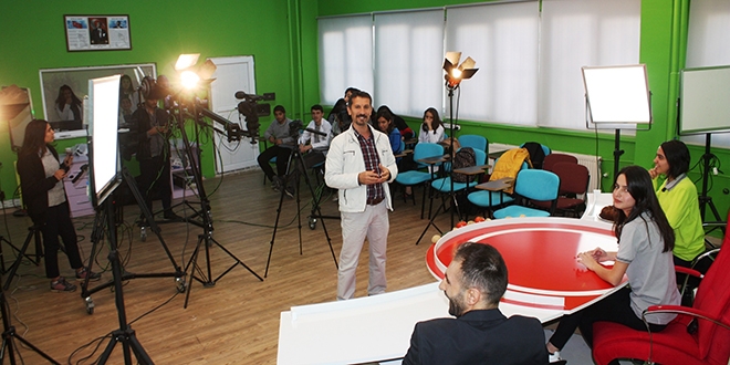 Geleceğin radyo ve televizyoncuları bu okulda yetişiyor