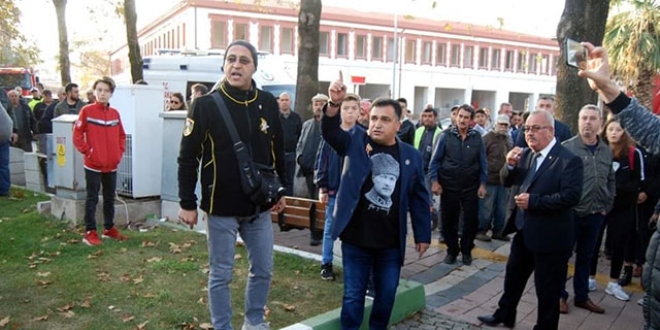 Tören erken başlatıldı, İlçe MEM soruşturma başlattı