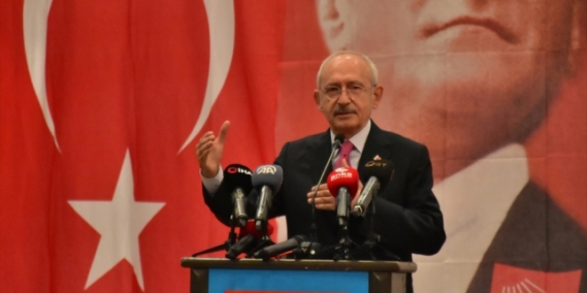Kılıçdaroğlu, gençlere Atatürk'ü anlattı