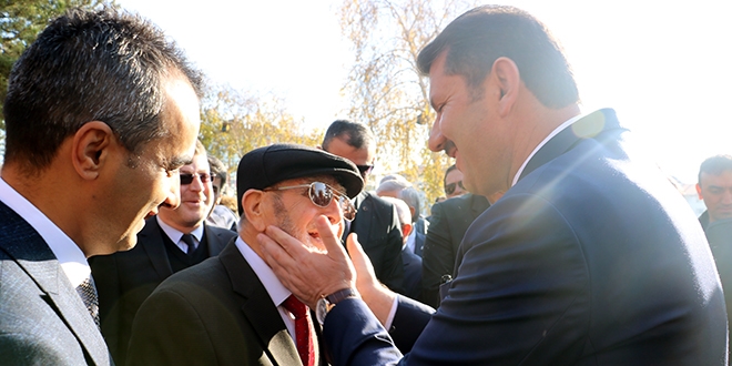 93 yaşındaki Hasan dedenin validen isteği bu oldu