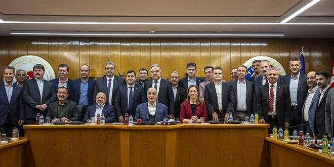 Üç büyük sendika vergiler için bir araya geldi