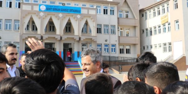 İl Milli Eğitim Müdürü, bir günlüğüne okul müdürü oldu