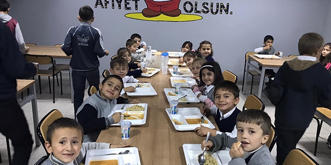 Taşımalı eğitim öğrencilerinin yemeği öğretmenevinden