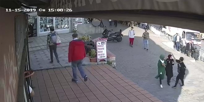 Başörtülü kadına saldıran için TCK 216'dan tutuklama istendi