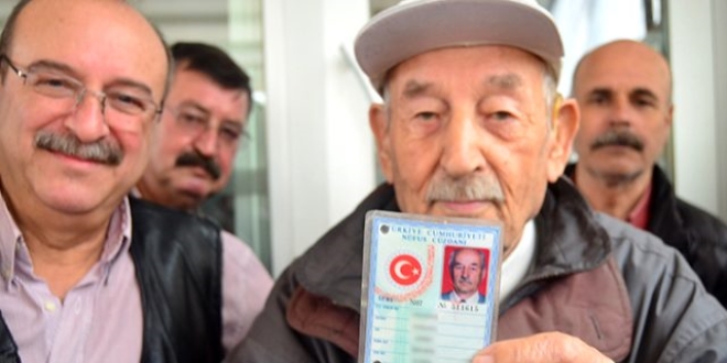 94'lük çınar sendikalı oldu