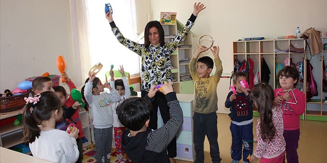 'Küresel öğretmen' ödüllü müdür çocuklara ışık oluyor