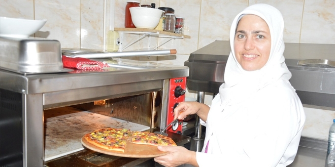 Çalıştığı fabrikayı bırakıp kendi işini kurdu