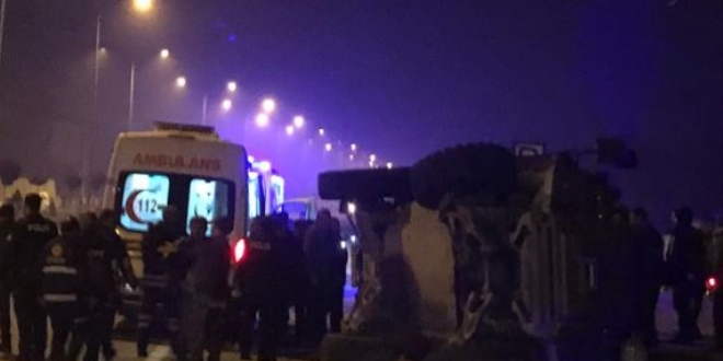 Iğdır'da zırhlı polis aracı otomobille çarpıştı: 5 yaralı