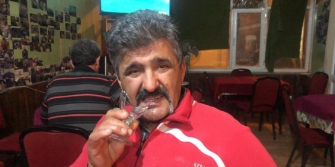 Akılalmaz olay! 40 yıldır cam yiyor