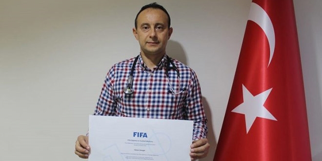 ADÜ Öğretim Üyesi FİFA'nın resmi futbol doktoru oldu