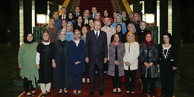 Erdoğan, Hereke Halı Fabrikası çalışanlarını kabul etti