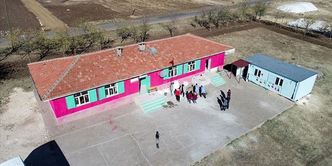 Diyarbakr'n eitim neferleri krsaldaki okullar yeniliyor