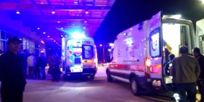 Çorum'da minibüs ile otomobil çarpıştı: 4 ölü, 4 yaralı