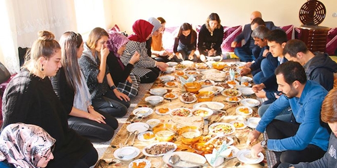 Öğretmenim bize de gel