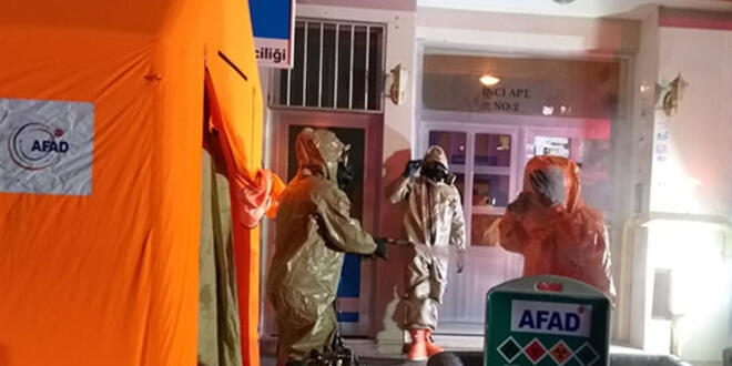 Zarfı açınca rahatsızlandılar... Karantinaya alındı