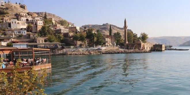 'Sakin şehir' Halfeti sonbaharda ziyaretçilerini büyülüyor