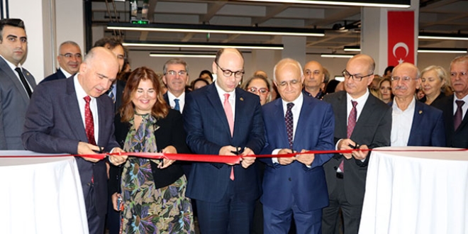 Cerrahpaşa Tıp'ta amfilerde derslere başlandı