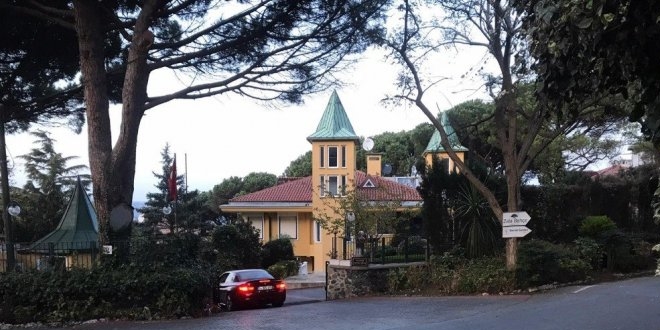 Fener Rum Patriğinin evine giren hırsızlar yakalandı