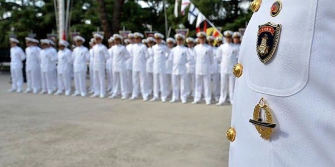 316 denizci astsubay, FET'den ihra edildi
