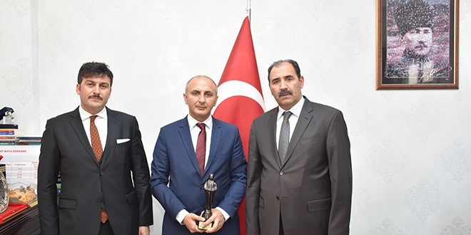 Edebiyat öğretmenine mansiyon ödülü layık görüldü