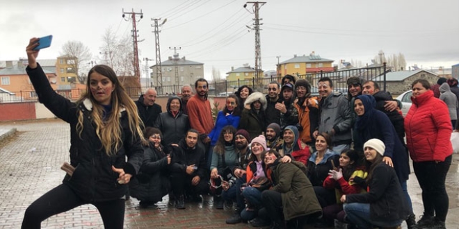 Doğu Ekspresi ile yardım dağıtmaya geldiler