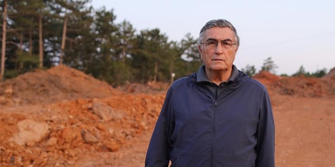 Hasan Cemal'in pasaportuna el kondu