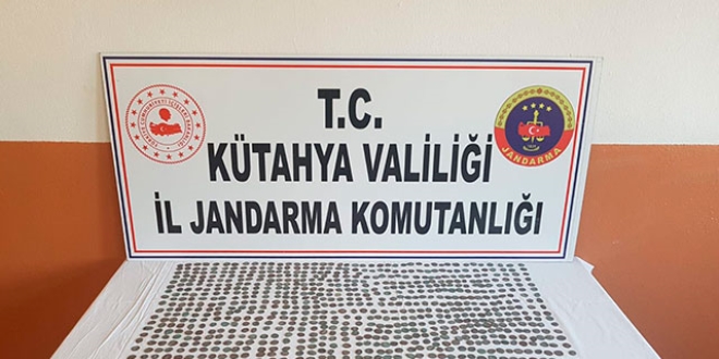 Kütahya'da 1006 adet tarihi sikke ele geçirildi