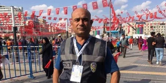 Kalp krizi geçiren polis memuru hayatını kaybetti