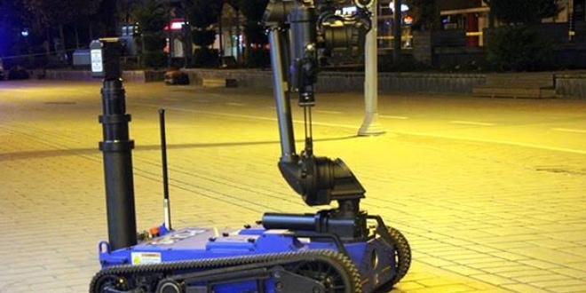 Yerli ve milli bomba imha robotu görev başında