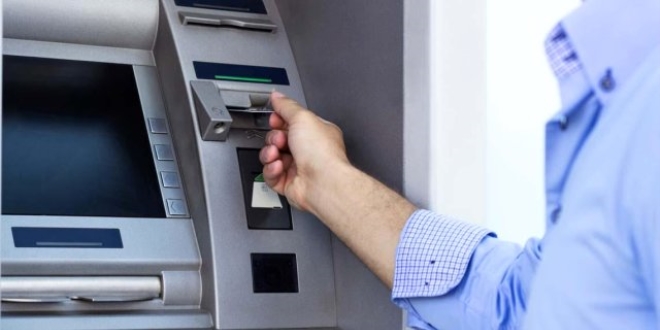 Banka ATM'sine sıkışan para için önemli karar