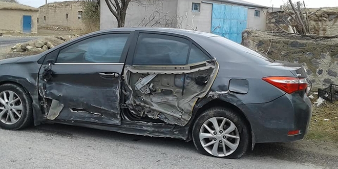 Seyir halinde kendini vurdu, otomobili kaymakamın aracına çarptı