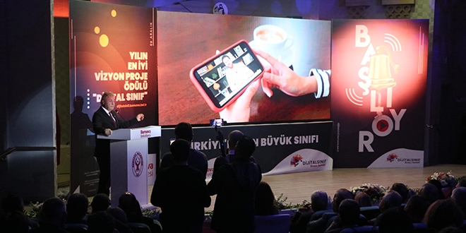 Binlerce öğrenci 'Dijital Sınıf'ta da eğitim alabilecek