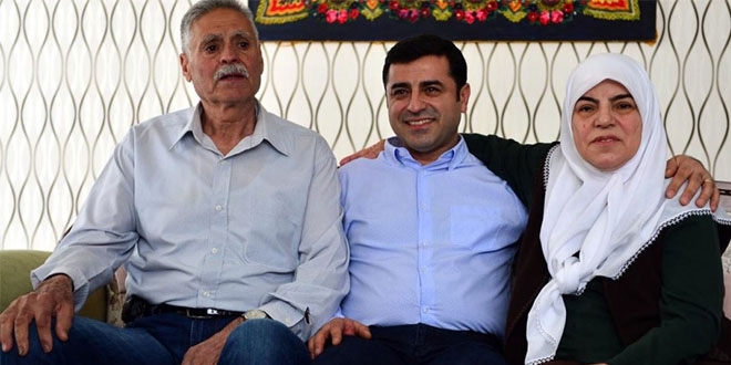 Selahattin Demirtaş'ın anne ve babası kaza yaptı