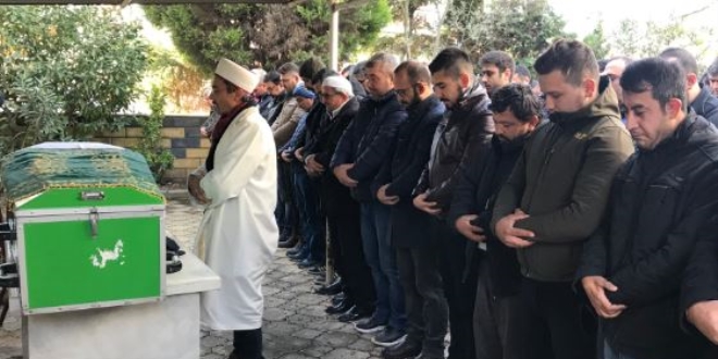 Siyanür ile intihar eden üniversite öğrencisi toprağa verildi