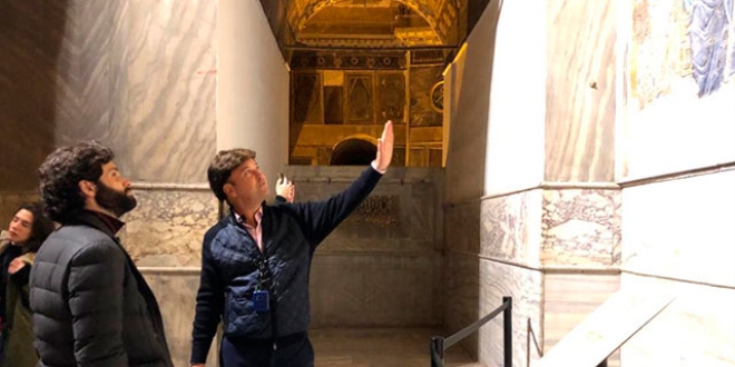 Dünyaca ünlü oyuncu Ayasofya'ya hayran kaldı